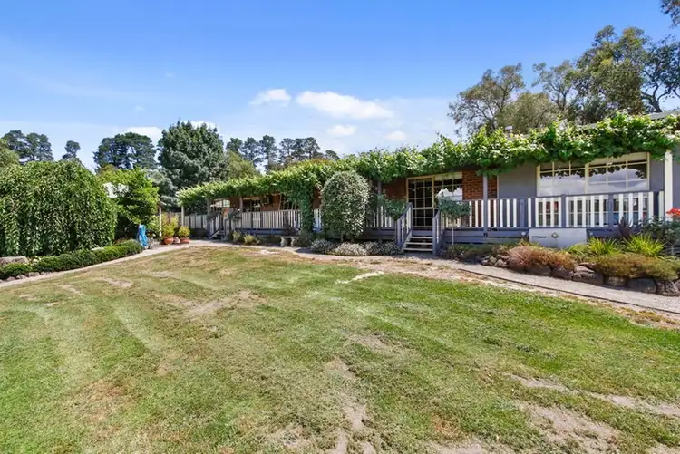 6 Read Road, Seville VIC 3139