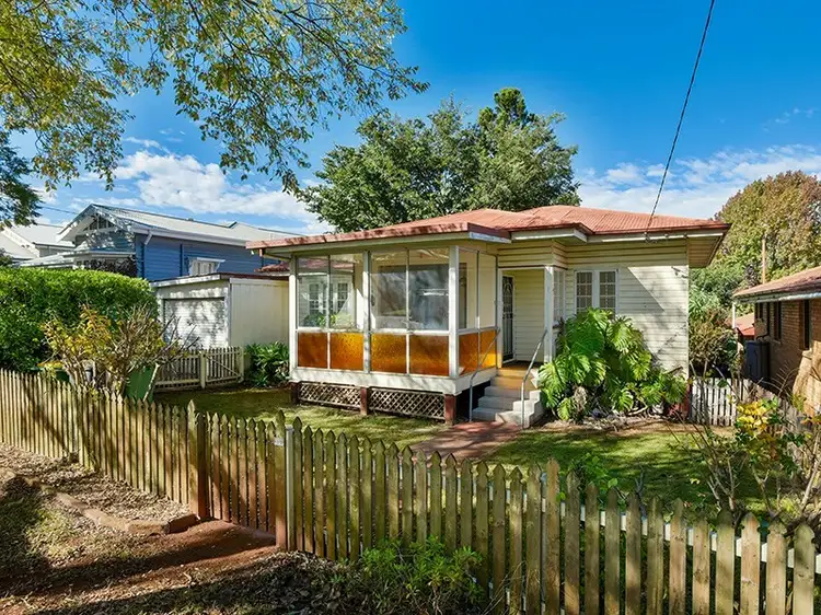 10 Collins Street, Mount Lofty QLD 4350