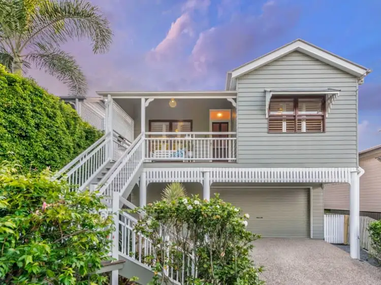 5 Esmonde Place, Coorparoo QLD 4151