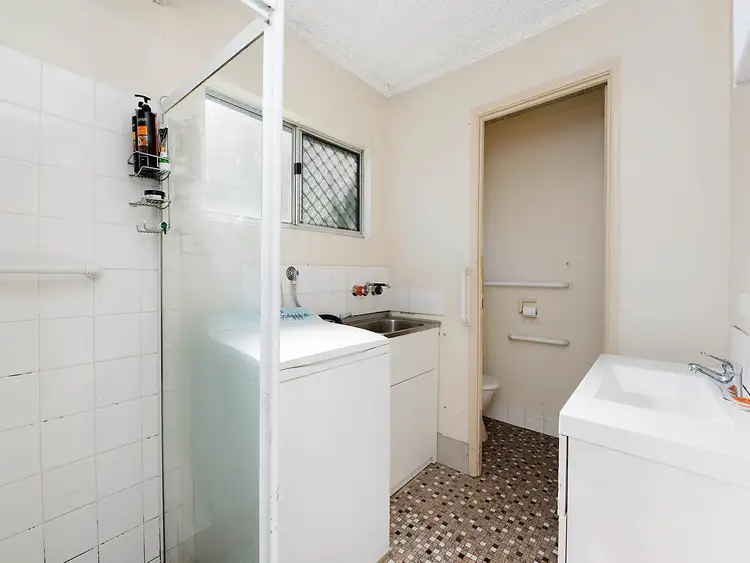 Fifth view of Homely unit listing, 2/186 Brisbane Road, Mooloolaba QLD 4557