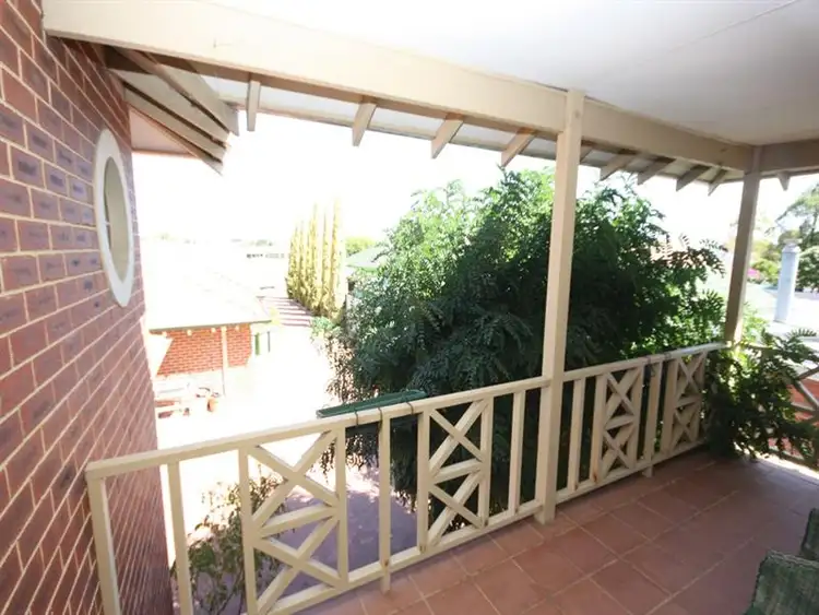 9b Mangini Street, Morley WA 6062