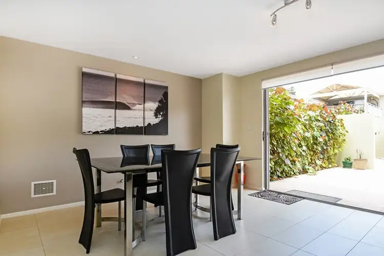 8 Fenian Pass, Hillarys WA 6025