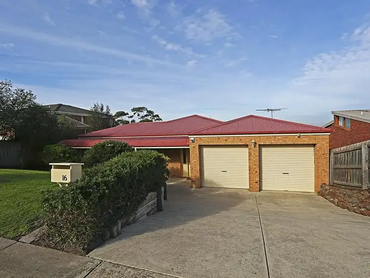 16 Lansbury Crescent, Highton VIC 3216