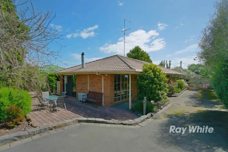 Main view of Homely house listing, 4 Maureen Close, Cranbourne West VIC 3977