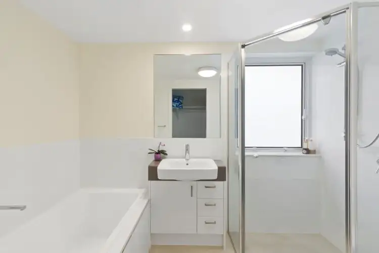 Sixth view of Homely unit listing, 5/2 Tallebudgera Drive, Palm Beach QLD 4221