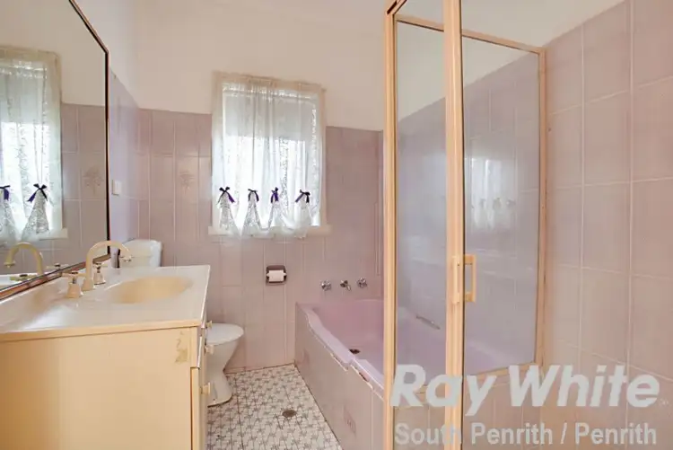 Seventh view of Homely house listing, 2 Upton Street, South Penrith NSW 2750