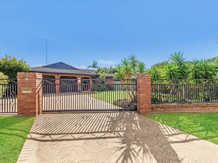 Second view of Homely house listing, 3 Nalya Court, Mermaid Waters QLD 4218