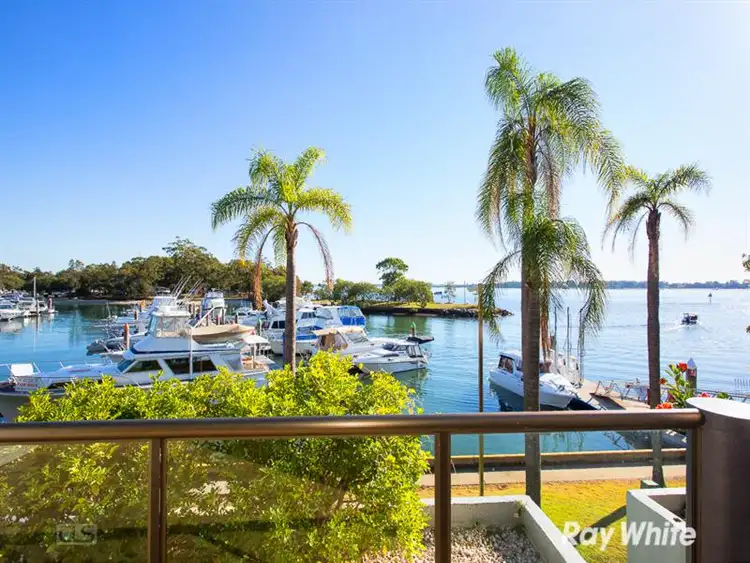 10/9-11 Spinnaker Drive, Sandstone Point QLD 4511