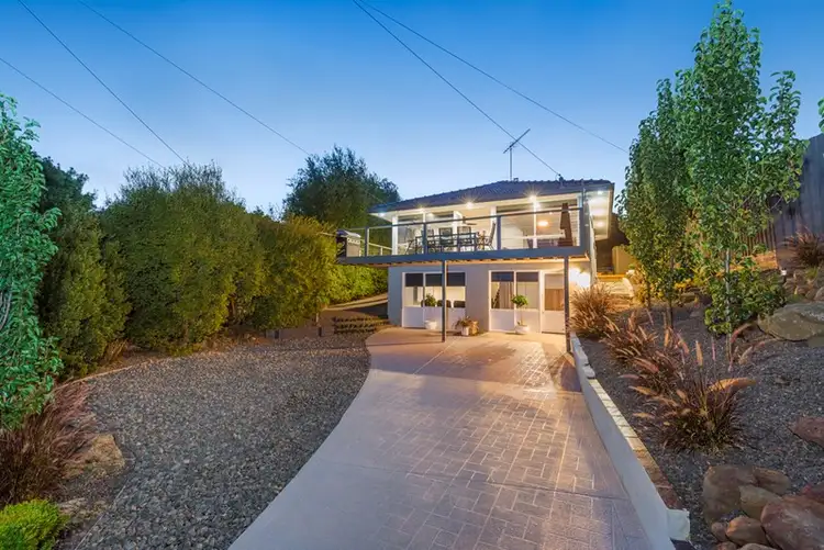 10 Reigate Road, Highton VIC 3216
