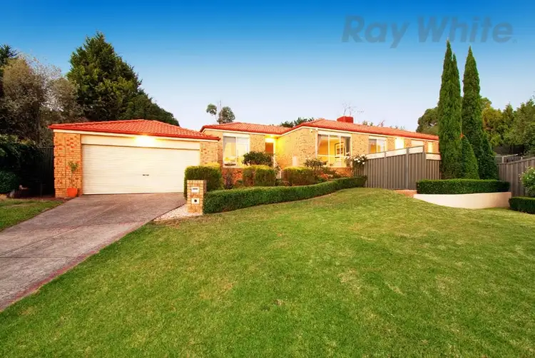 11 MAYFAIR Court, Chirnside Park VIC 3116
