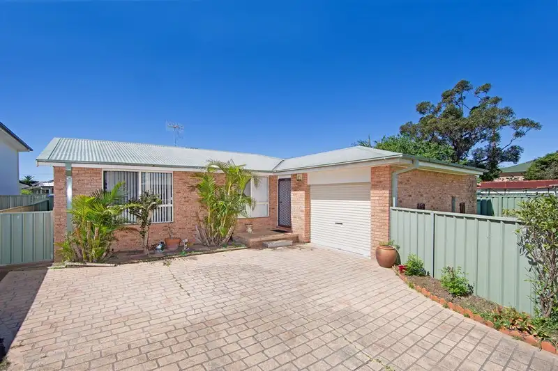 Main view of Homely villa listing, 16A Oaks Avenue, Long Jetty NSW 2261