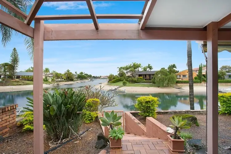 102 Campbell Street, Sorrento QLD 4217