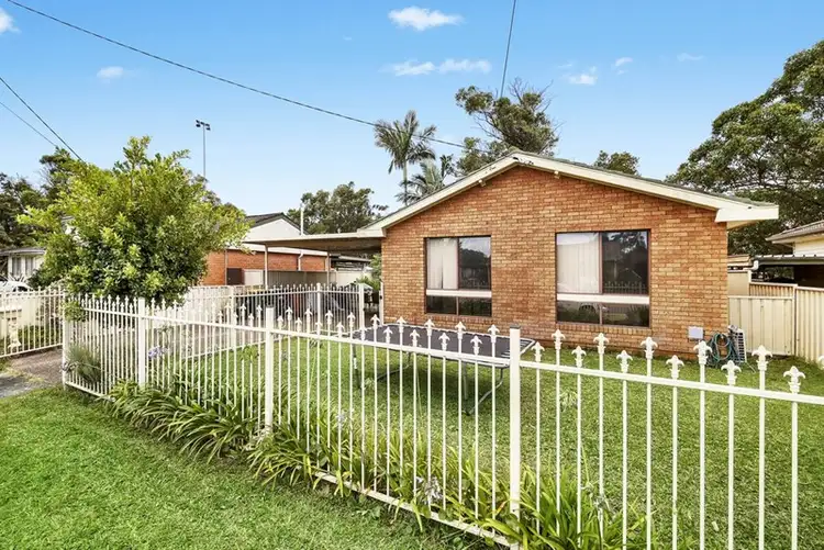 17 Erin Avenue, Berkeley Vale NSW 2261