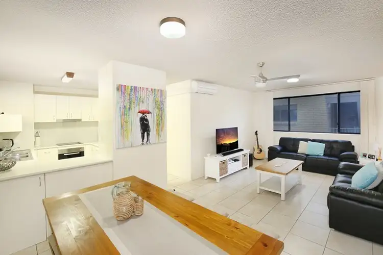 Main view of Homely unit listing, 2/91 Iluka Avenue, Buddina QLD 4575