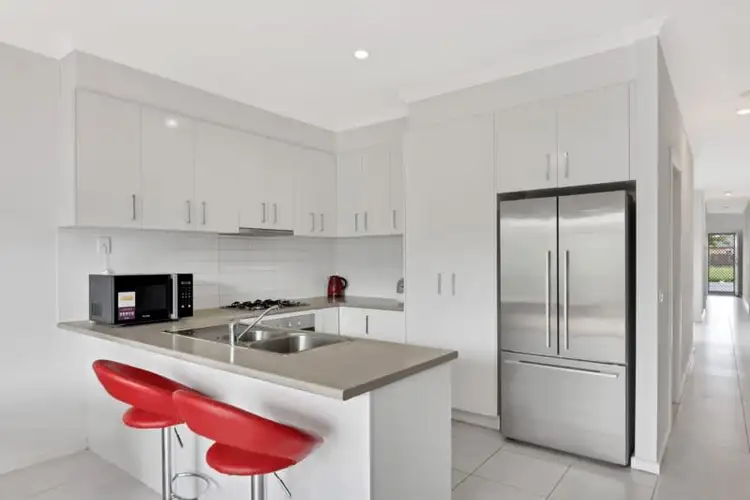 Fifth view of Homely house listing, 2/36 Bridlepath Driv, Truganina VIC 3029