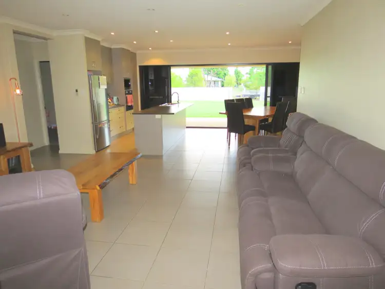 Seventh view of Homely house listing, 3 Carrington Place, Emerald QLD 4720