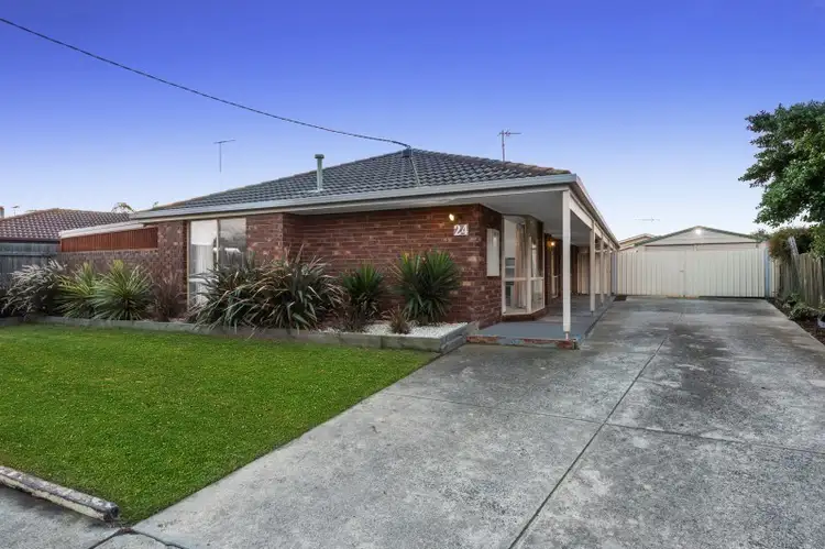 24 Enfield Drive, St Albans Park VIC 3219