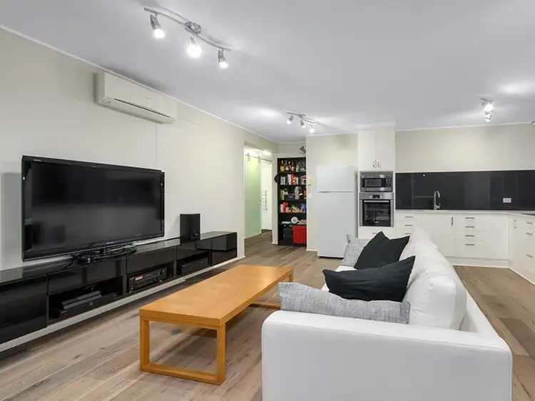 Third view of Homely apartment listing, 5B/28 Fortescue Street, Spring Hill QLD 4000