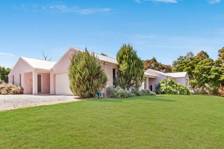 28 Innisfree Drive, West Wodonga VIC 3690