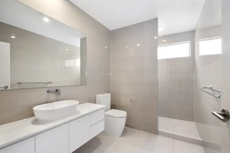 Sixth view of Homely other listing, 2/17 Nankeen Avenue, Paradise Point QLD 4216