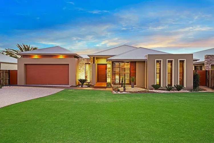 15 Daniells Close, Middle Ridge QLD 4350