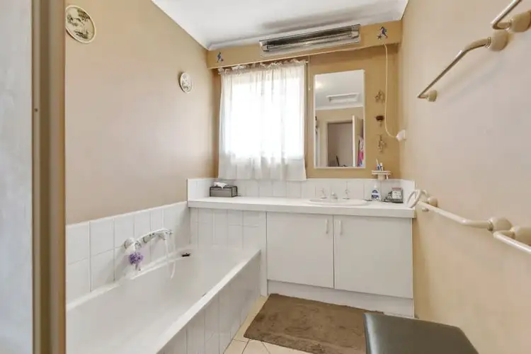 Seventh view of Homely house listing, 1 Nirvana Court, Frankston VIC 3199