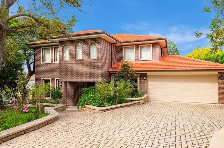 1 Woodlands Avenue, Pymble NSW 2073