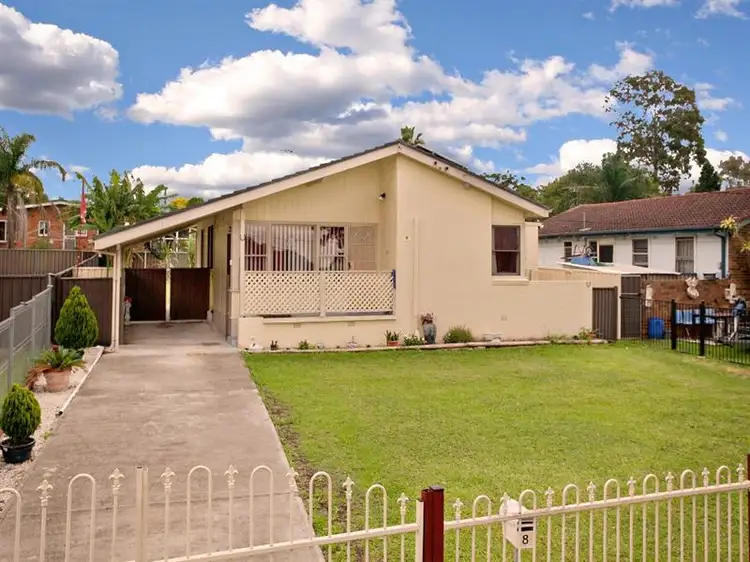 8 Halinda Street, Whalan NSW 2770