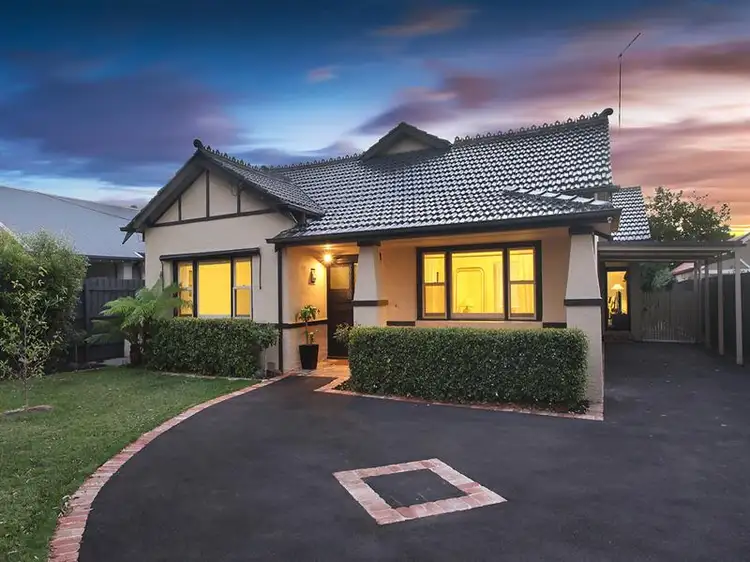 19 Skipton Road, Hughesdale VIC 3166