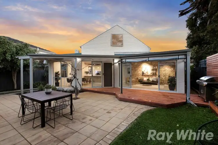 2/2 Queen Street, Parkdale VIC 3195