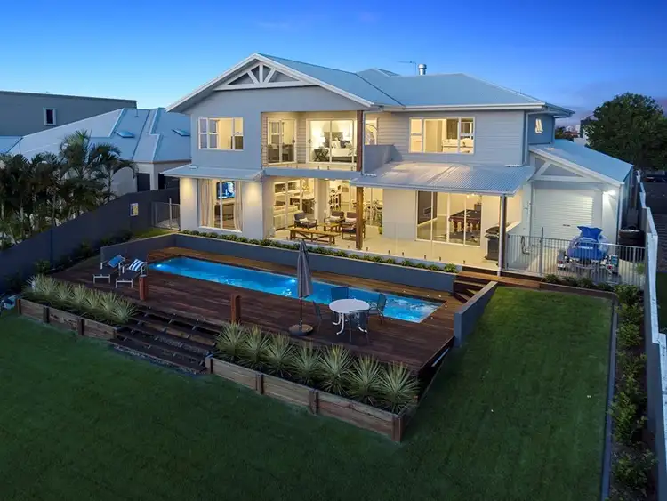 109 Sir Bruce Small Boulevard, Benowa Waters QLD 4217