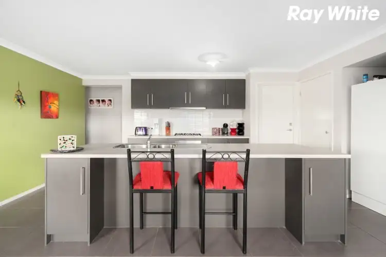 Fifth view of Homely house listing, 3 Sweet Pea Drive, Pakenham VIC 3810