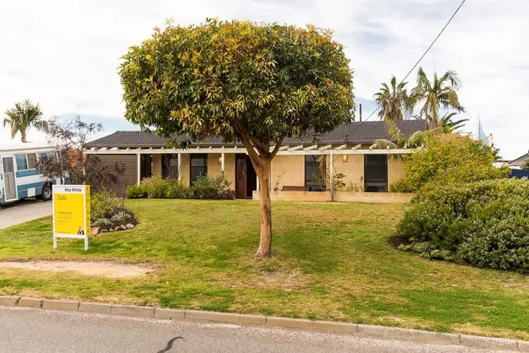 40 Pembury Road, Thornlie WA 6108