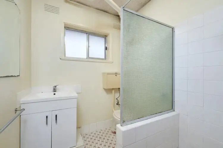 Sixth view of Homely house listing, 2/69 Beckwith Street, Wagga Wagga NSW 2650