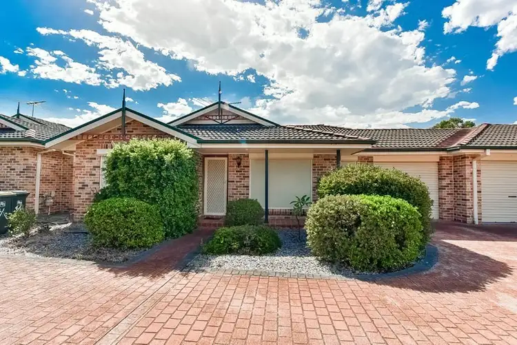 3/10 Azalea Place, Macquarie Fields NSW 2564