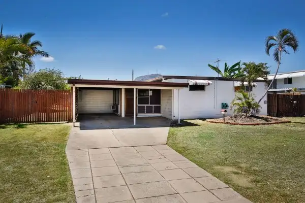 8 Northwest Street, Cranbrook QLD 4814