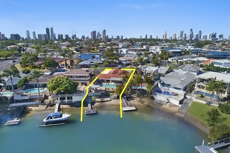 5 Fiesta Avenue, Isle Of Capri QLD 4217