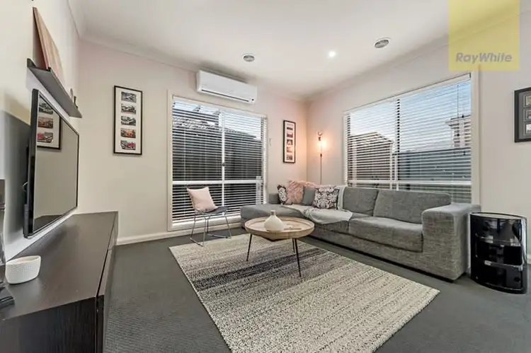 Seventh view of Homely house listing, 37 Viewside Crescent, Craigieburn VIC 3064