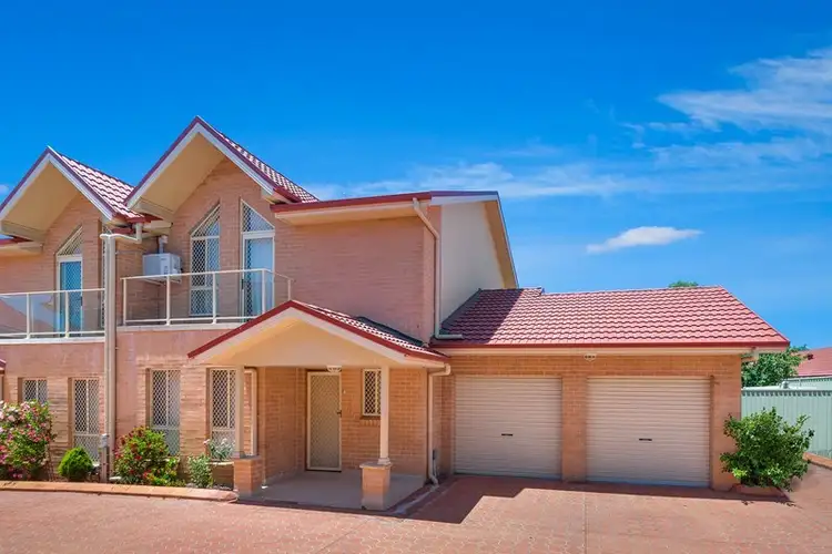 Second view of Homely house listing, 5/5-7 Saywell Road, Macquarie Fields NSW 2564