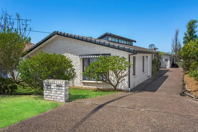 1/12 Hoskins Avenue, Warrawong NSW 2502