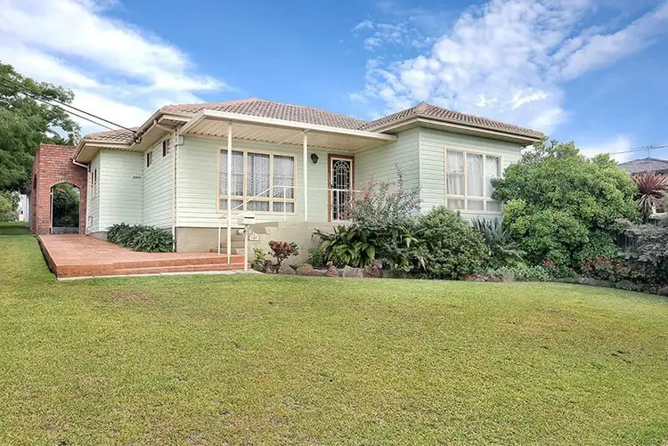 137 The Boulevarde, Fairfield Heights NSW 2165