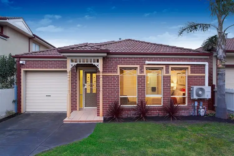 3/2 Elata Street, Oakleigh South VIC 3167