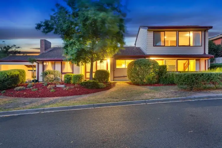 1 Finisterre Court, Frankston VIC 3199