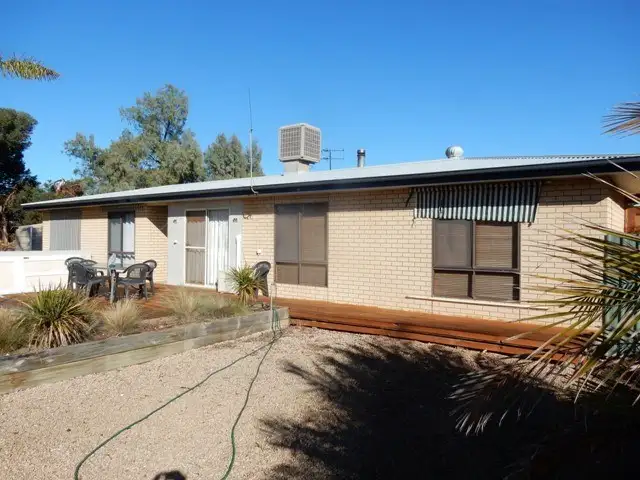 3-5 Karkarilla Street, Port Clinton SA 5570