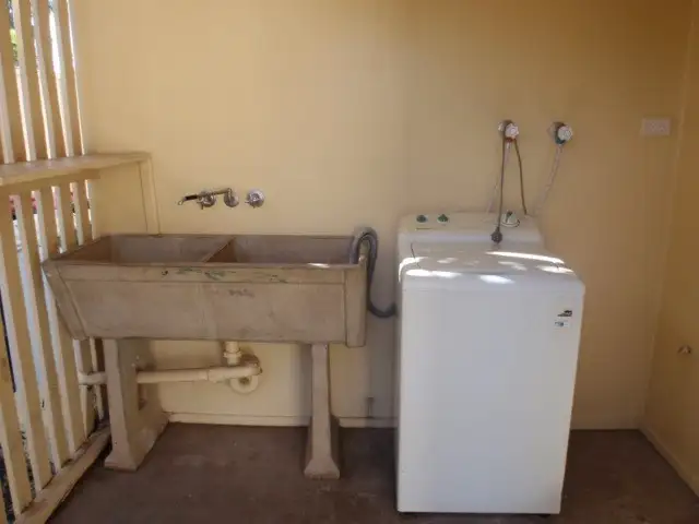 Sixth view of Homely block of units listing, 1-4/100 Ruby Street, Emerald QLD 4720