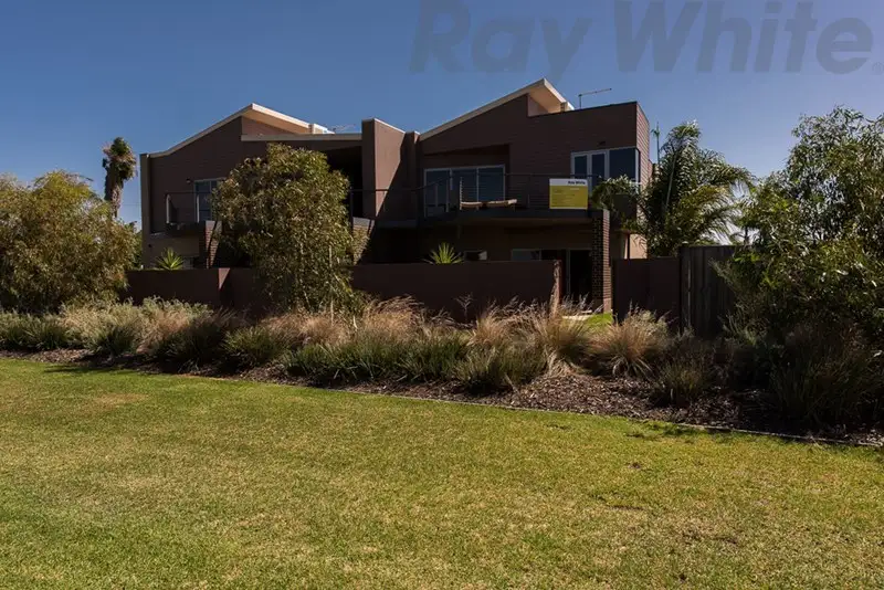 Main view of Homely townhouse listing, 2/122 - 124 Melbourne Street, Mulwala NSW 2647