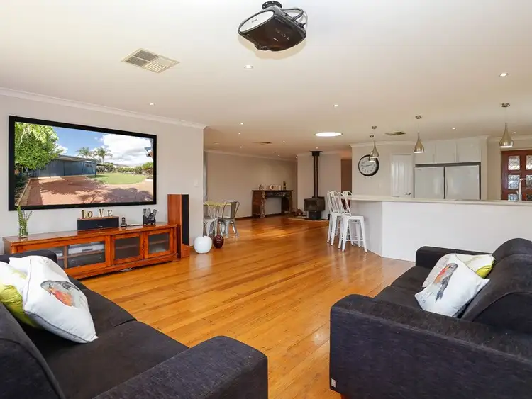 Fourth view of Homely house listing, 6 Bourne Court, Huntingdale WA 6110