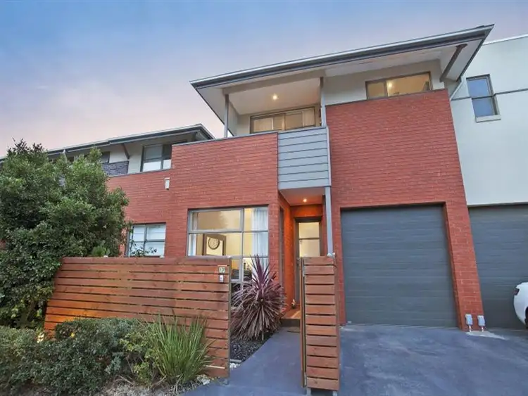 Second view of Homely house listing, 17/9 Manikato Avenue, Mordialloc VIC 3195