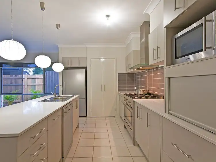 1 Faye Street, Thorneside QLD 4158
