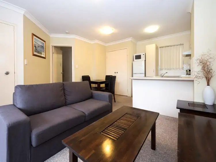 Fifth view of Homely unit listing, 31/11 'Chapala Apartments' Owens Lane, Southport QLD 4215